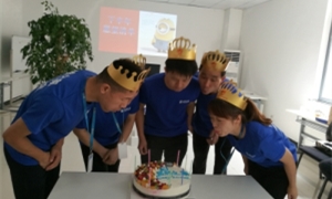 濃情家文化，恩情暖人心&mdash;&mdash;中岳店舉辦第三季度員工生日會